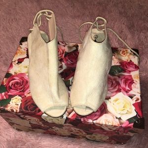 Jolimall woman sandal creamy